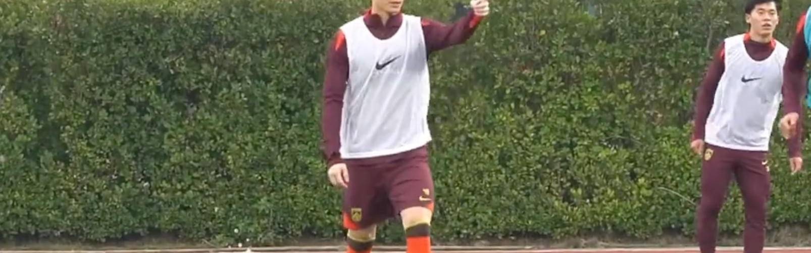 爱体育app-世俱杯主流解说嘉宾风格特色及相关争议事件对比研究